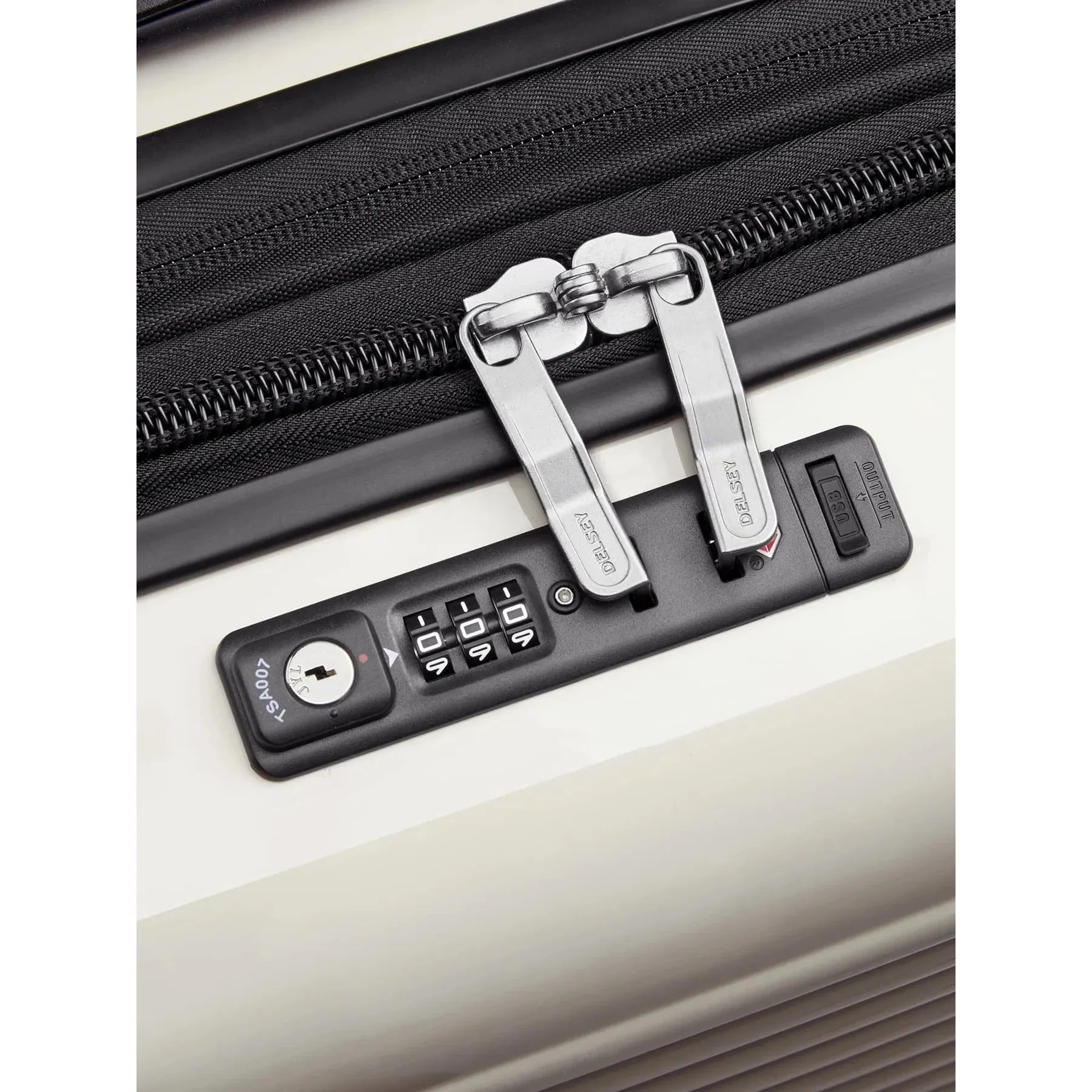 Cruise 3.0 Expandable Spinner Carry-On