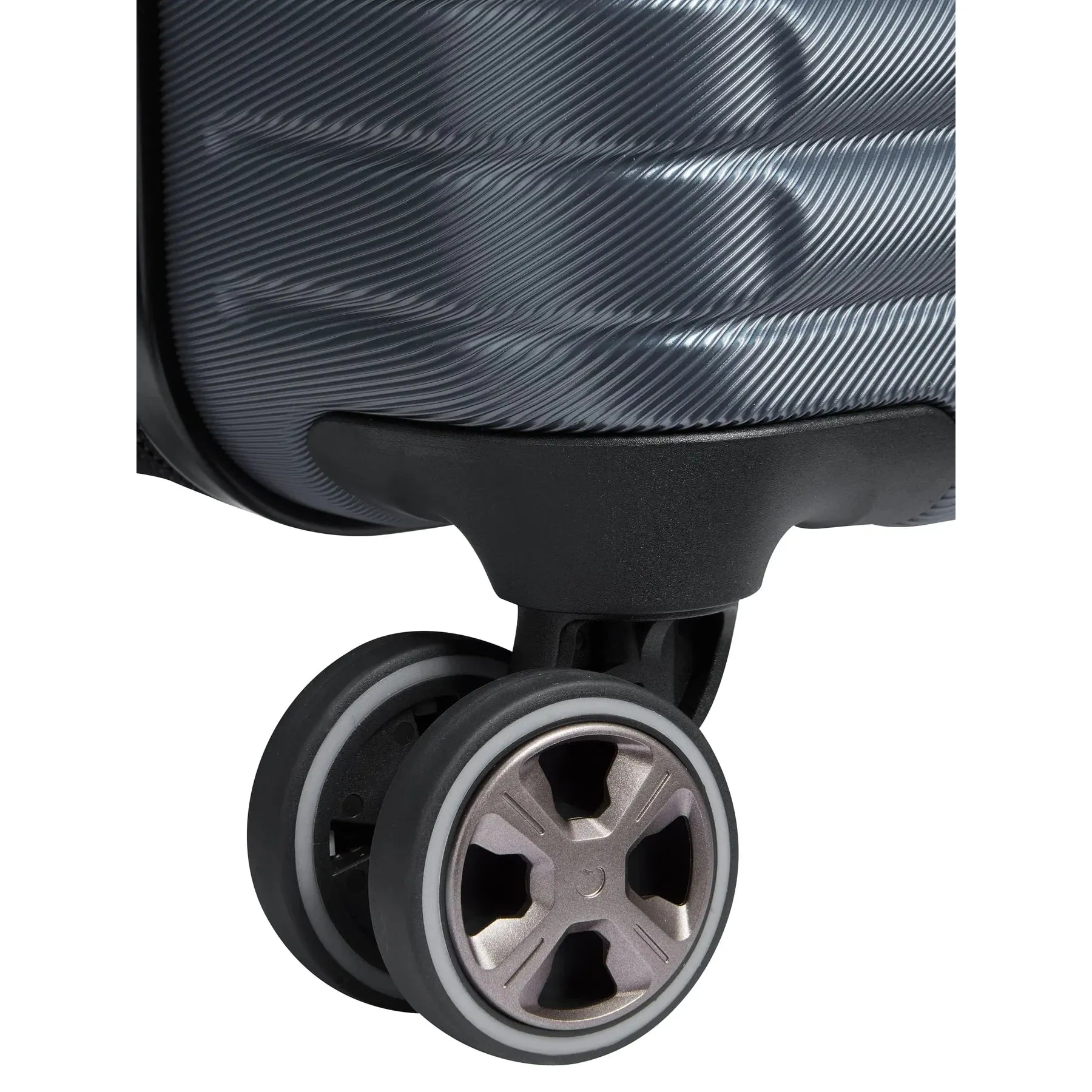 Cruise 3.0 Expandable Spinner Carry-On