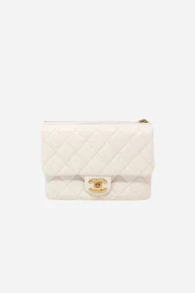 Pre-Owned Chanel 2022 White Caviar Logo Belt Bag