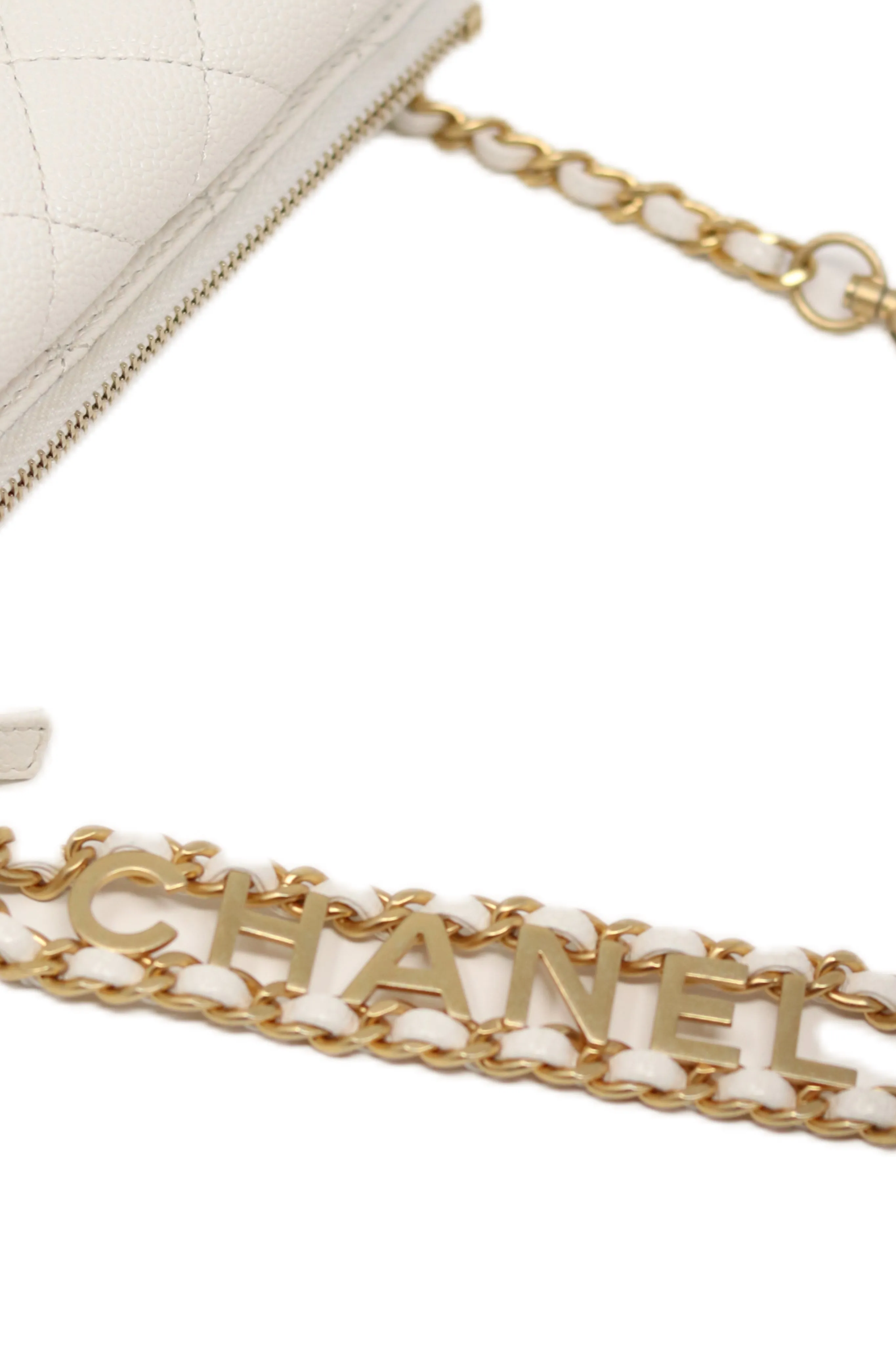 Pre-Owned Chanel 2022 White Caviar Logo Belt Bag